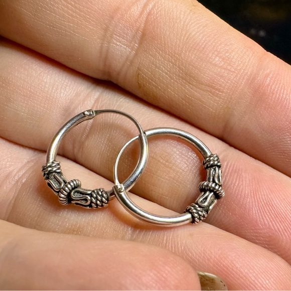 Silver earrings. - Picture 6 of 6